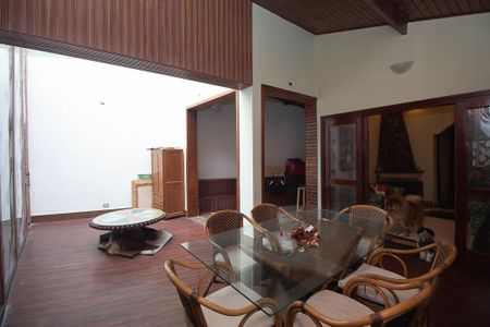 Casa de condomínio para alugar com 538m², 4 quartos e 5 vagasvaranda 