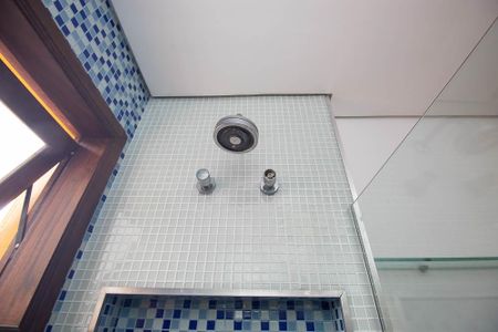 Casa de condomínio para alugar com 538m², 4 quartos e 5 vagasBanheiro da Suíte 3