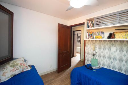 Casa de condomínio para alugar com 538m², 4 quartos e 5 vagasQuarto 4