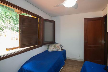 Casa de condomínio para alugar com 538m², 4 quartos e 5 vagasQuarto 4