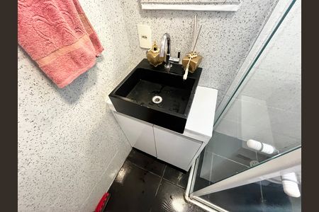 Apartamento para alugar com 48m², 2 quartos e sem vagaBanheiro