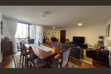 Apartamento à venda com 138m², 3 quartos e 3 vagas Apartamento à venda com 138m², 3 quartos e 3 vagasSala