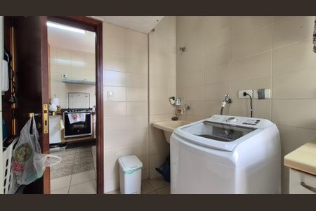 Apartamento à venda com 138m², 3 quartos e 3 vagas Apartamento à venda com 138m², 3 quartos e 3 vagasLavanderia