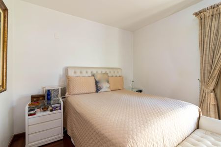 Apartamento à venda com 204m², 4 quartos e 4 vagas Apartamento à venda com 204m², 4 quartos e 4 vagasSuíte 1
