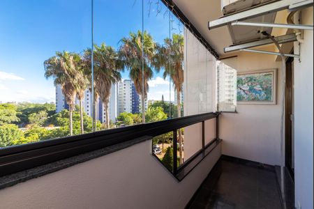 Apartamento à venda com 204m², 4 quartos e 4 vagas Apartamento à venda com 204m², 4 quartos e 4 vagasVaranda da Sala