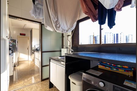 Apartamento à venda com 204m², 4 quartos e 4 vagas Apartamento à venda com 204m², 4 quartos e 4 vagasÁrea de Serviço