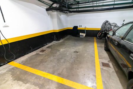 Apartamento à venda com 204m², 4 quartos e 4 vagas Apartamento à venda com 204m², 4 quartos e 4 vagasVagas 1 e 2