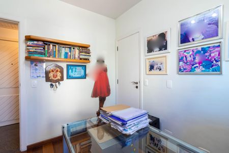 Apartamento à venda com 204m², 4 quartos e 4 vagas Apartamento à venda com 204m², 4 quartos e 4 vagasQuarto 4 / Escritório