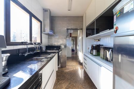 Apartamento à venda com 204m², 4 quartos e 4 vagas Apartamento à venda com 204m², 4 quartos e 4 vagasCozinha