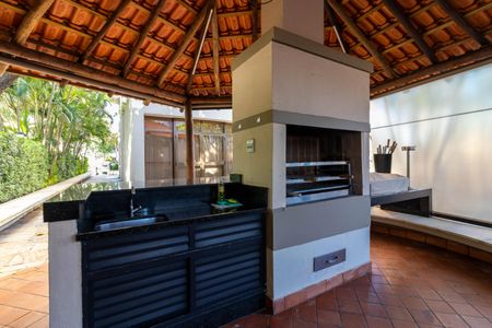 Apartamento à venda com 204m², 4 quartos e 4 vagas Apartamento à venda com 204m², 4 quartos e 4 vagasÁrea comum - Churrasqueira