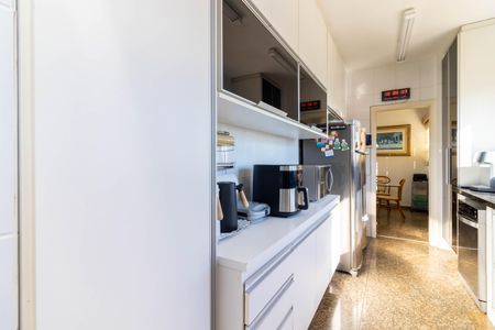 Apartamento à venda com 204m², 4 quartos e 4 vagas Apartamento à venda com 204m², 4 quartos e 4 vagasCozinha