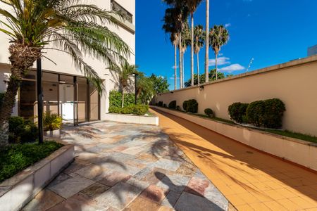 Apartamento à venda com 204m², 4 quartos e 4 vagas Apartamento à venda com 204m², 4 quartos e 4 vagasÁrea comum