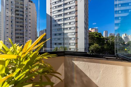 Apartamento à venda com 204m², 4 quartos e 4 vagas Apartamento à venda com 204m², 4 quartos e 4 vagasVaranda da Suíte 1