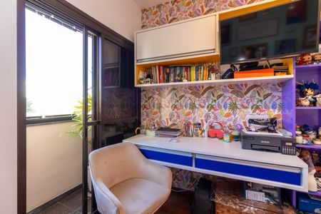 Apartamento à venda com 204m², 4 quartos e 4 vagas Apartamento à venda com 204m², 4 quartos e 4 vagasSuíte 2