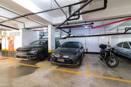 Apartamento à venda com 204m², 4 quartos e 4 vagas Apartamento à venda com 204m², 4 quartos e 4 vagasVaga 4