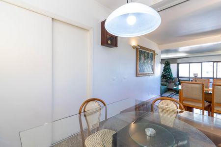 Apartamento à venda com 204m², 4 quartos e 4 vagas Apartamento à venda com 204m², 4 quartos e 4 vagasCopa