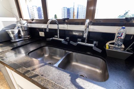 Apartamento à venda com 204m², 4 quartos e 4 vagas Apartamento à venda com 204m², 4 quartos e 4 vagasCozinha