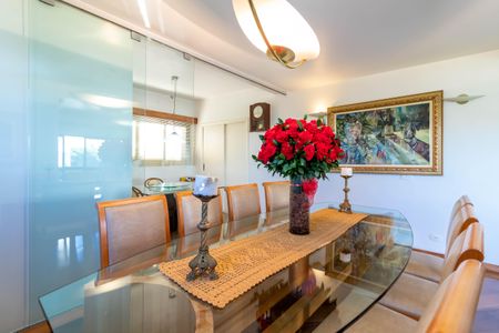 Apartamento à venda com 204m², 4 quartos e 4 vagas Apartamento à venda com 204m², 4 quartos e 4 vagasSala de Jantar