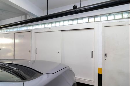 Apartamento à venda com 204m², 4 quartos e 4 vagas Apartamento à venda com 204m², 4 quartos e 4 vagasVaga 3 (Depósito)