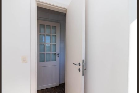 Apartamento à venda com 204m², 4 quartos e 4 vagas Apartamento à venda com 204m², 4 quartos e 4 vagasQuarto de Serviço