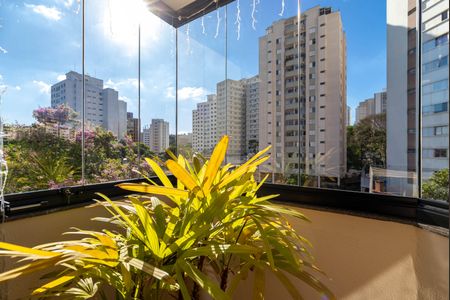 Apartamento à venda com 204m², 4 quartos e 4 vagas Apartamento à venda com 204m², 4 quartos e 4 vagasVaranda da Suíte 1