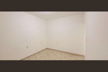 Quarto de casa para alugar com 1 quarto, 35m² em Vila Virginia, Itaquaquecetuba