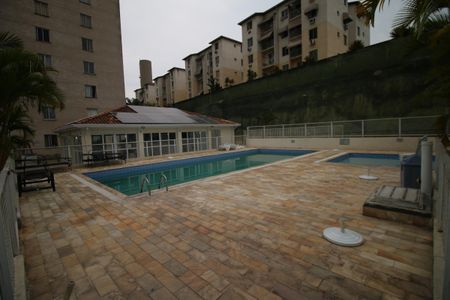 Apartamento para alugar com 65m², 2 quartos e 1 vagaÁrea comum - Piscina