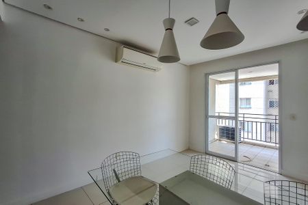 Apartamento à venda com 65m², 2 quartos e 1 vagaSala