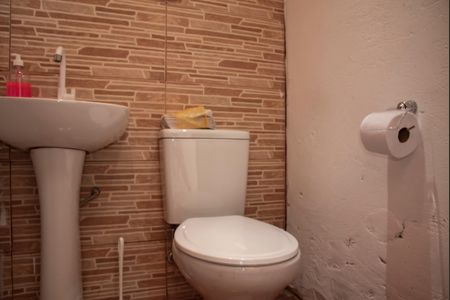 Casa para alugar com 180m², 2 quartos e 1 vagaBanheiro da churrasqueira