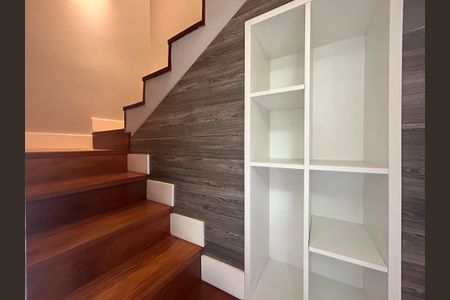 Apartamento para alugar com 140m², 4 quartos e 2 vagasEscada