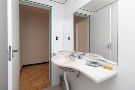 Apartamento para alugar com 73m², 2 quartos e sem vagaBanheiro