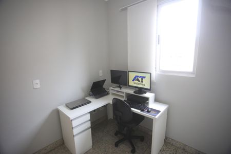 Apartamento à venda com 174m², 4 quartos e 2 vagasQuarto
