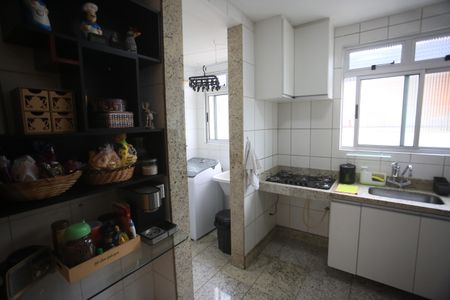 Apartamento à venda com 174m², 4 quartos e 2 vagasCozinha