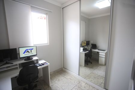 Apartamento à venda com 174m², 4 quartos e 2 vagasQuarto