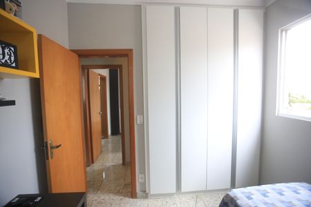 Apartamento à venda com 174m², 4 quartos e 2 vagasQuarto 2