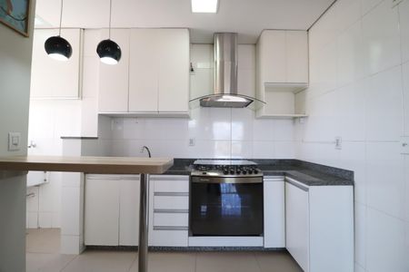 Apartamento para alugar com 68m², 2 quartos e 2 vagasCozinha