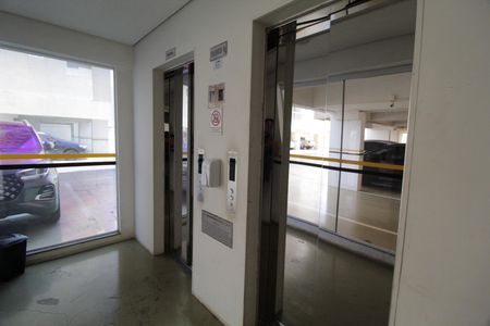 Apartamento para alugar com 68m², 2 quartos e 2 vagasElevadores