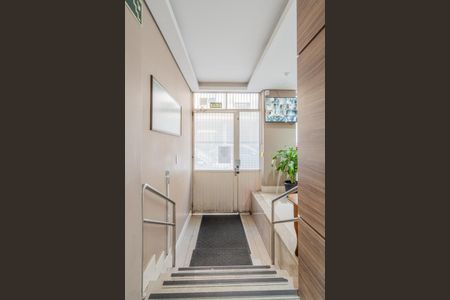 Apartamento à venda com 80m², 2 quartos e sem vagaHall social