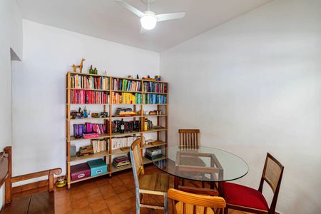 Casa à venda com 100m², 3 quartos e 3 vagasSala