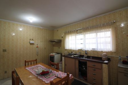 Casa à venda com 110m², 2 quartos e 2 vagasCozinha 