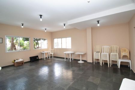Apartamento para alugar com 54m², 2 quartos e 1 vaga Apartamento para alugar com 54m², 2 quartos e 1 vagaÁrea comum - Salão de festas