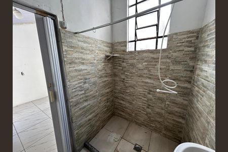 Banheiro de casa para alugar com 1 quarto, 60m² em Turiaçú, Rio de Janeiro