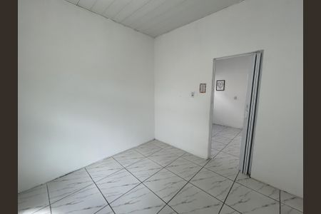 Quarto de casa para alugar com 1 quarto, 60m² em Turiaçú, Rio de Janeiro