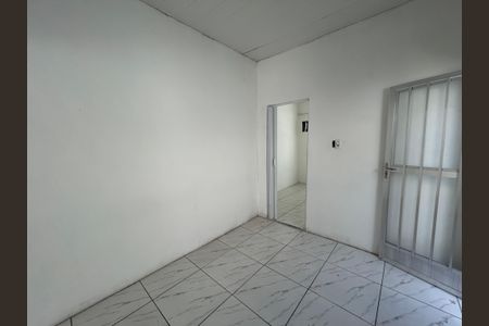 Sala de casa para alugar com 1 quarto, 60m² em Turiaçú, Rio de Janeiro