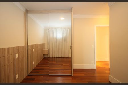 Apartamento para alugar com 300m², 3 quartos e 4 vagas