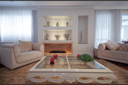 Apartamento para alugar com 300m², 3 quartos e 4 vagas