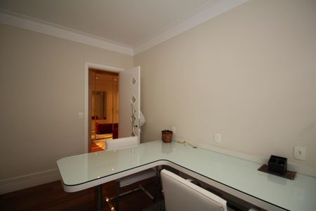 Apartamento para alugar com 300m², 3 quartos e 4 vagas