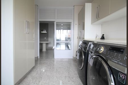 Apartamento para alugar com 300m², 3 quartos e 4 vagas