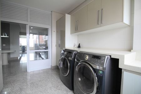 Apartamento para alugar com 300m², 3 quartos e 4 vagas