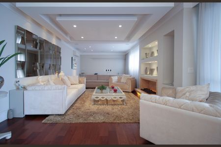 Apartamento para alugar com 300m², 3 quartos e 4 vagas